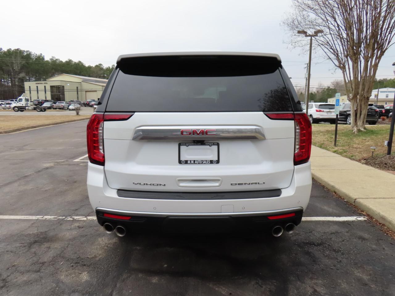 GMC Yukon Denali 4WD 2024