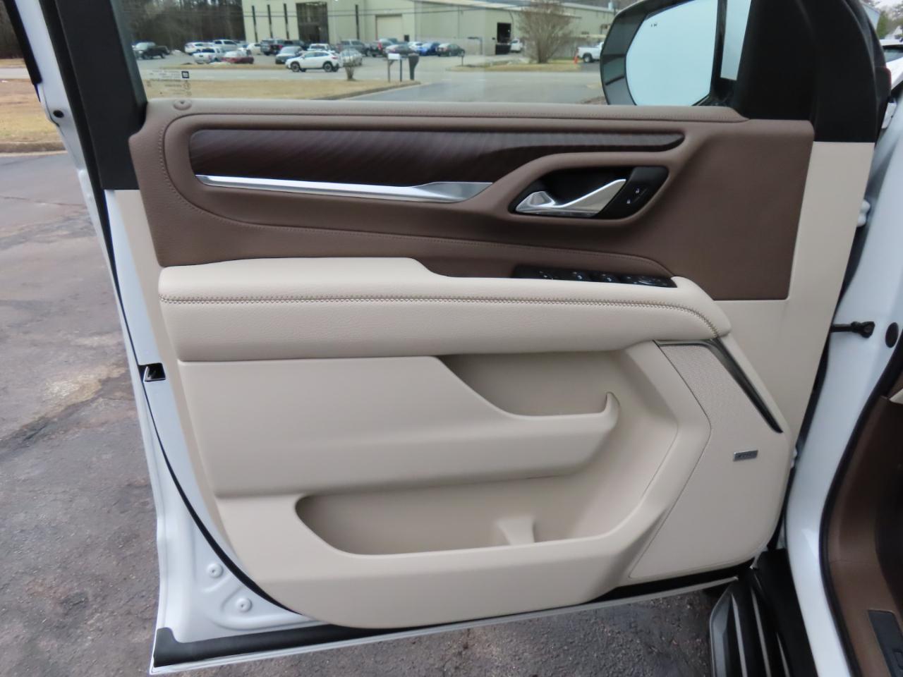 GMC Yukon Denali 4WD 2024