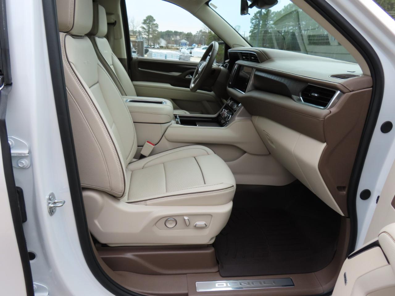 GMC Yukon Denali 4WD 2024