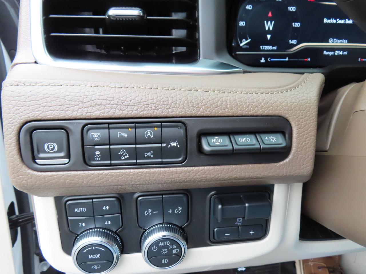 GMC Yukon Denali 4WD 2024