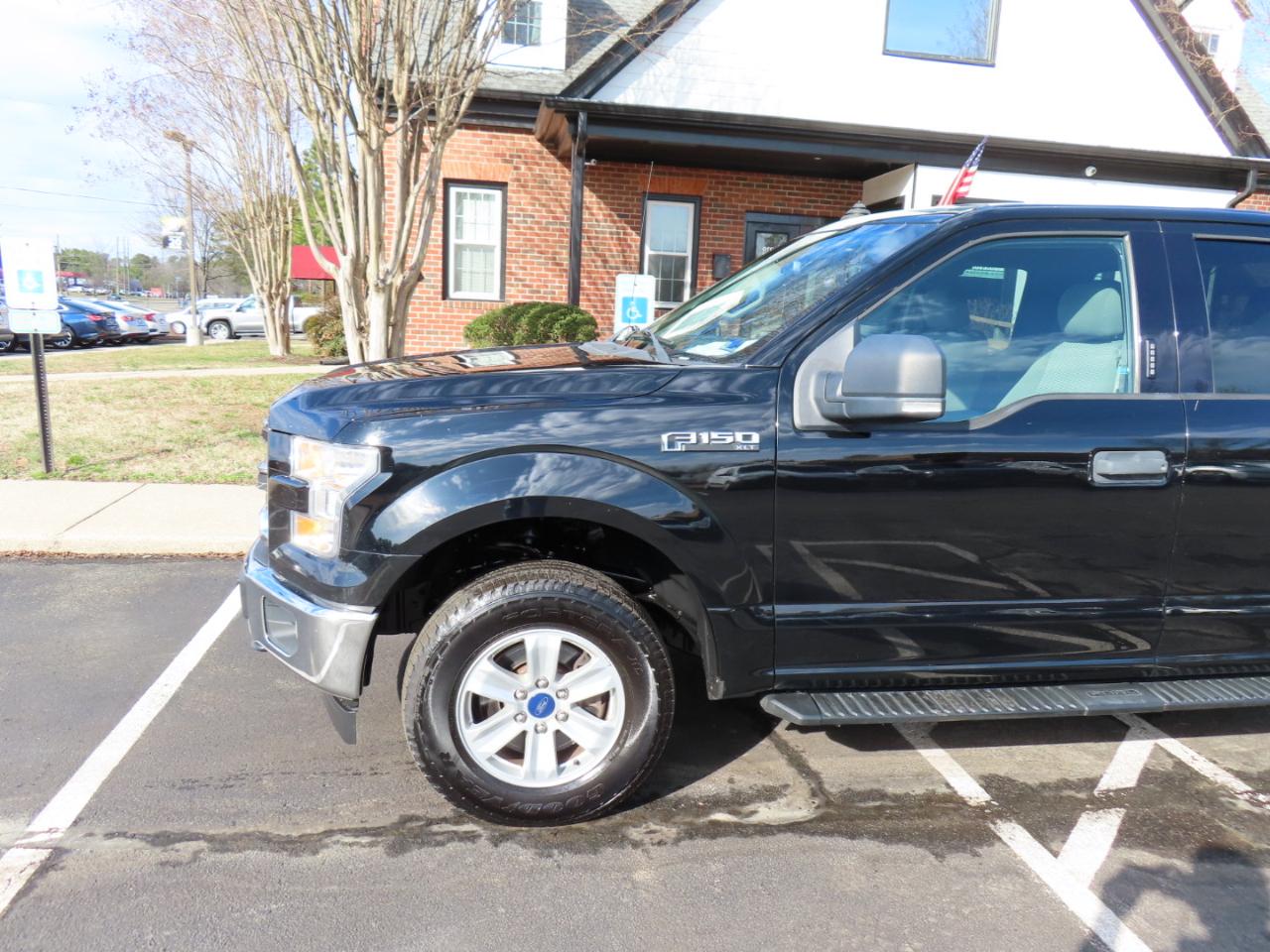 Ford F-150 XLT SuperCab 6.5-ft. Bed 4WD 2017