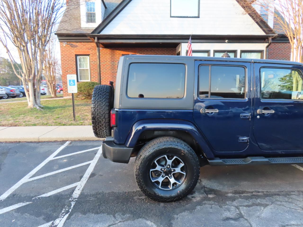 Jeep Wrangler Unlimited Sahara 4WD 2013