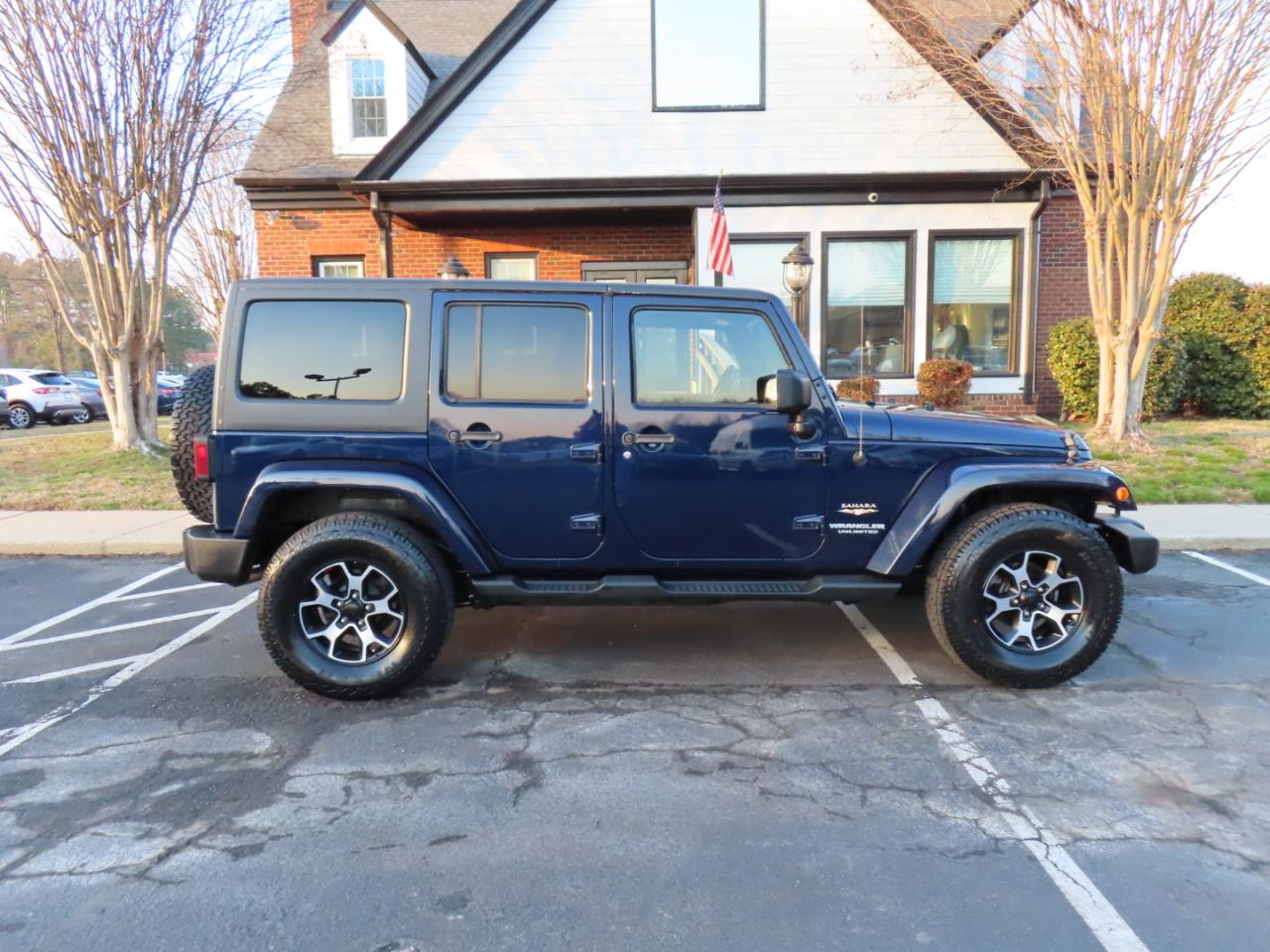 Jeep Wrangler Unlimited Sahara 4WD 2013