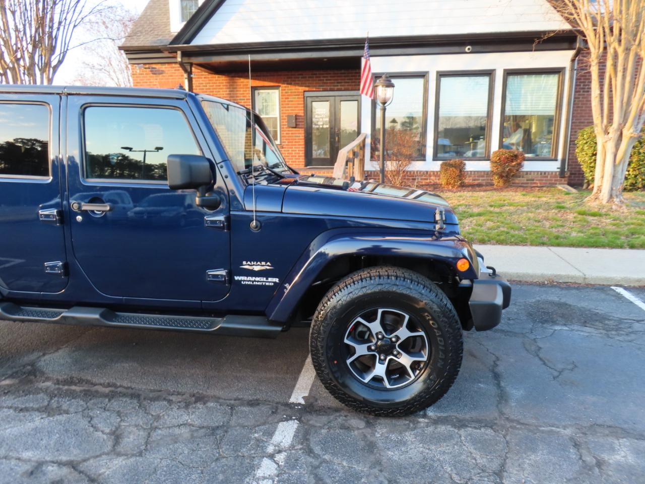 Jeep Wrangler Unlimited Sahara 4WD 2013