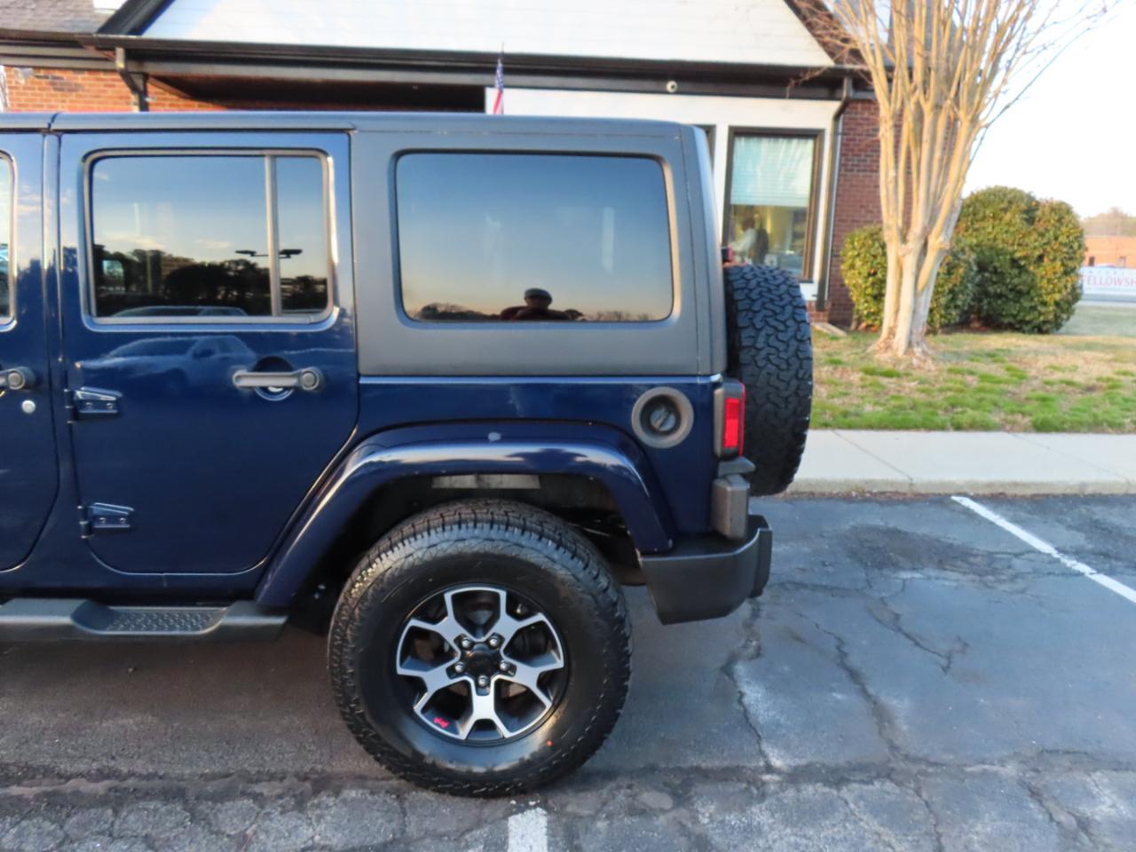 Jeep Wrangler Unlimited Sahara 4WD 2013