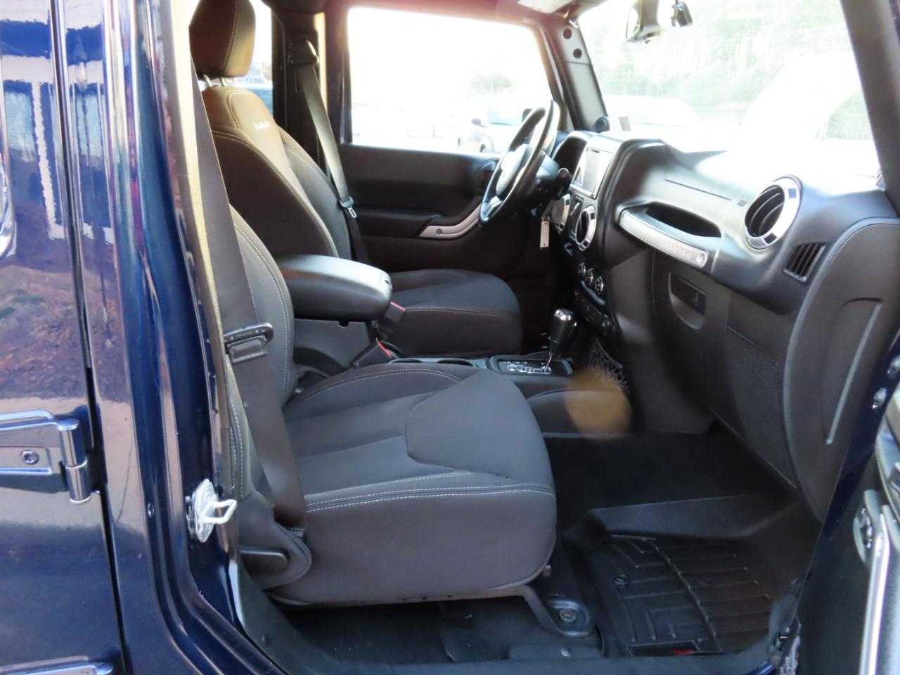 Jeep Wrangler Unlimited Sahara 4WD 2013