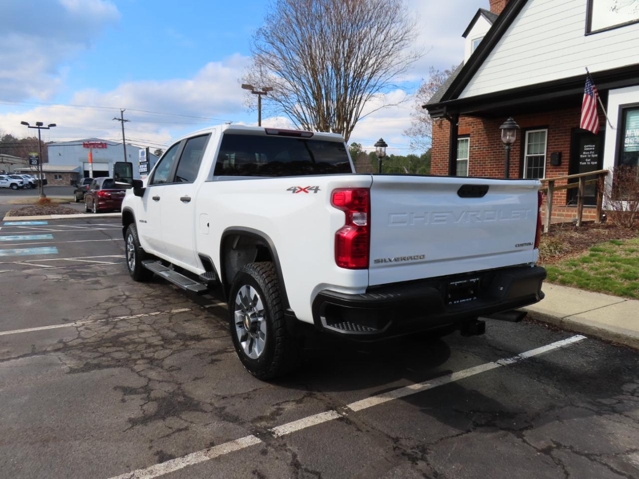Chevrolet Silverado 2500HD Custom Crew Cab Short Box 4WD 2022
