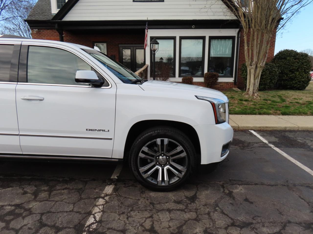 GMC Yukon Denali 4WD 2019