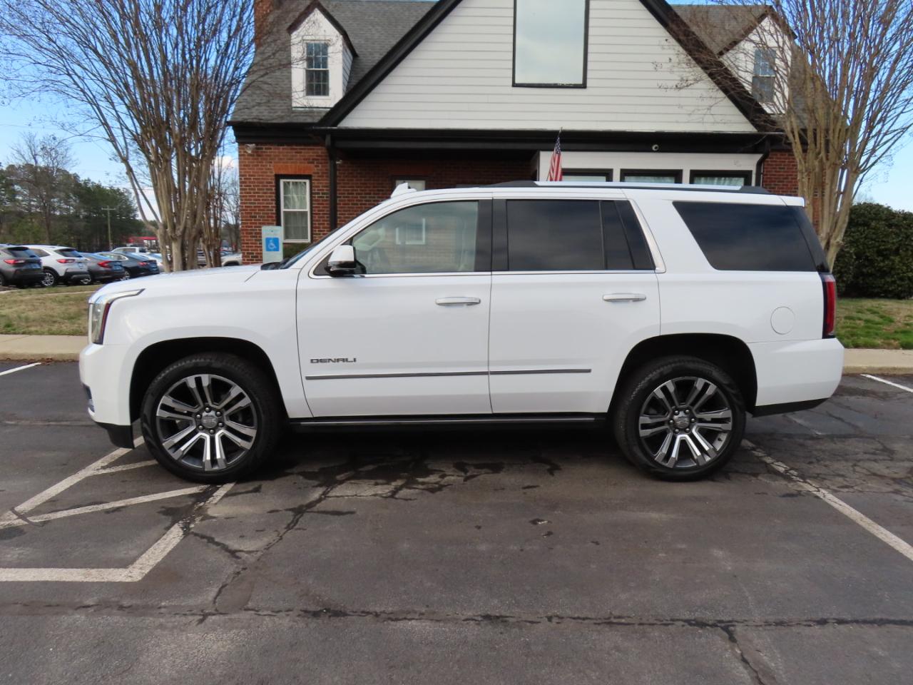 GMC Yukon Denali 4WD 2019