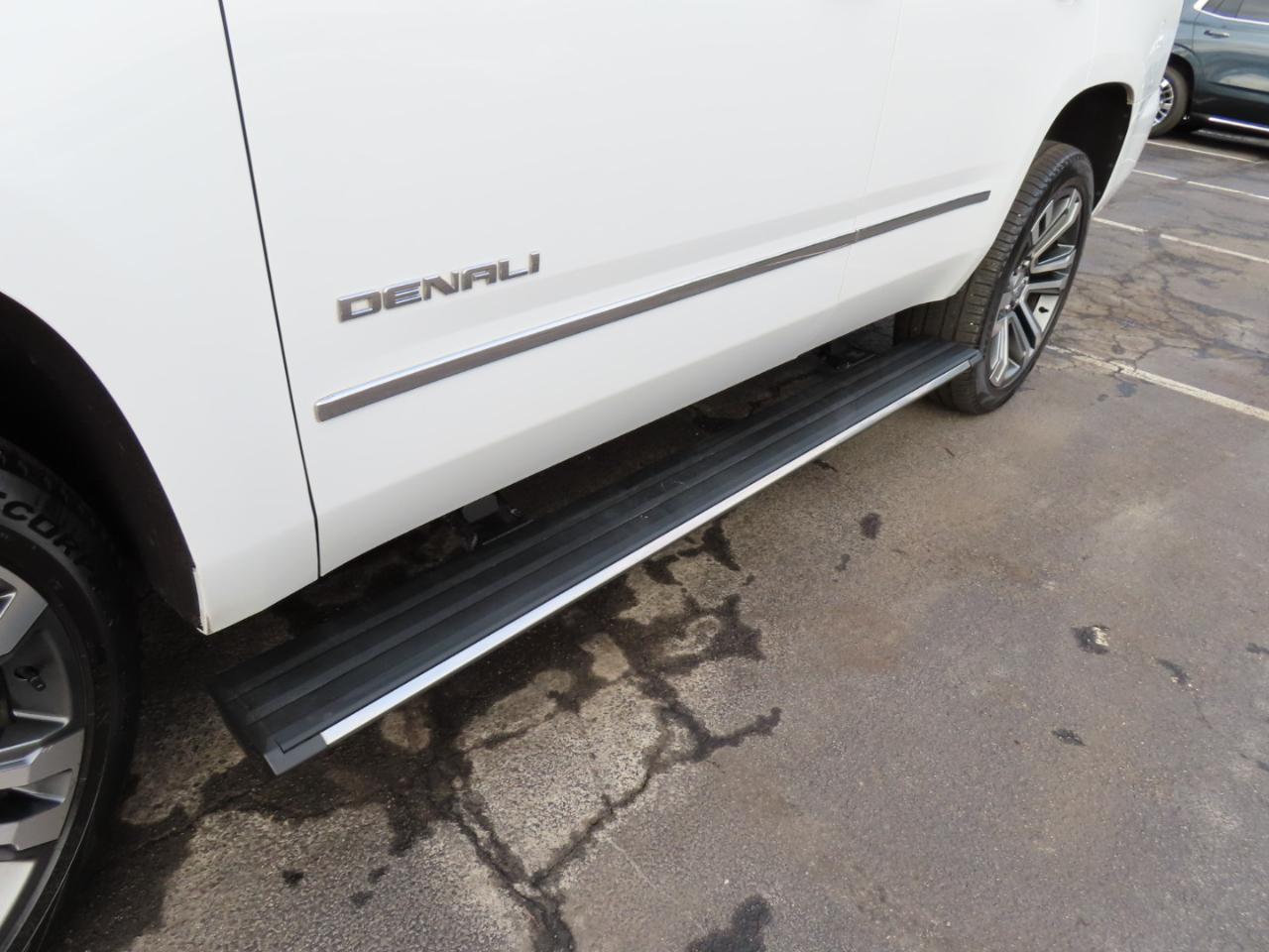 GMC Yukon Denali 4WD 2019