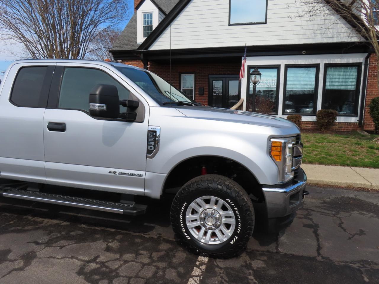 Ford F-250 SD XLT SuperCab Long Bed 4WD 2017