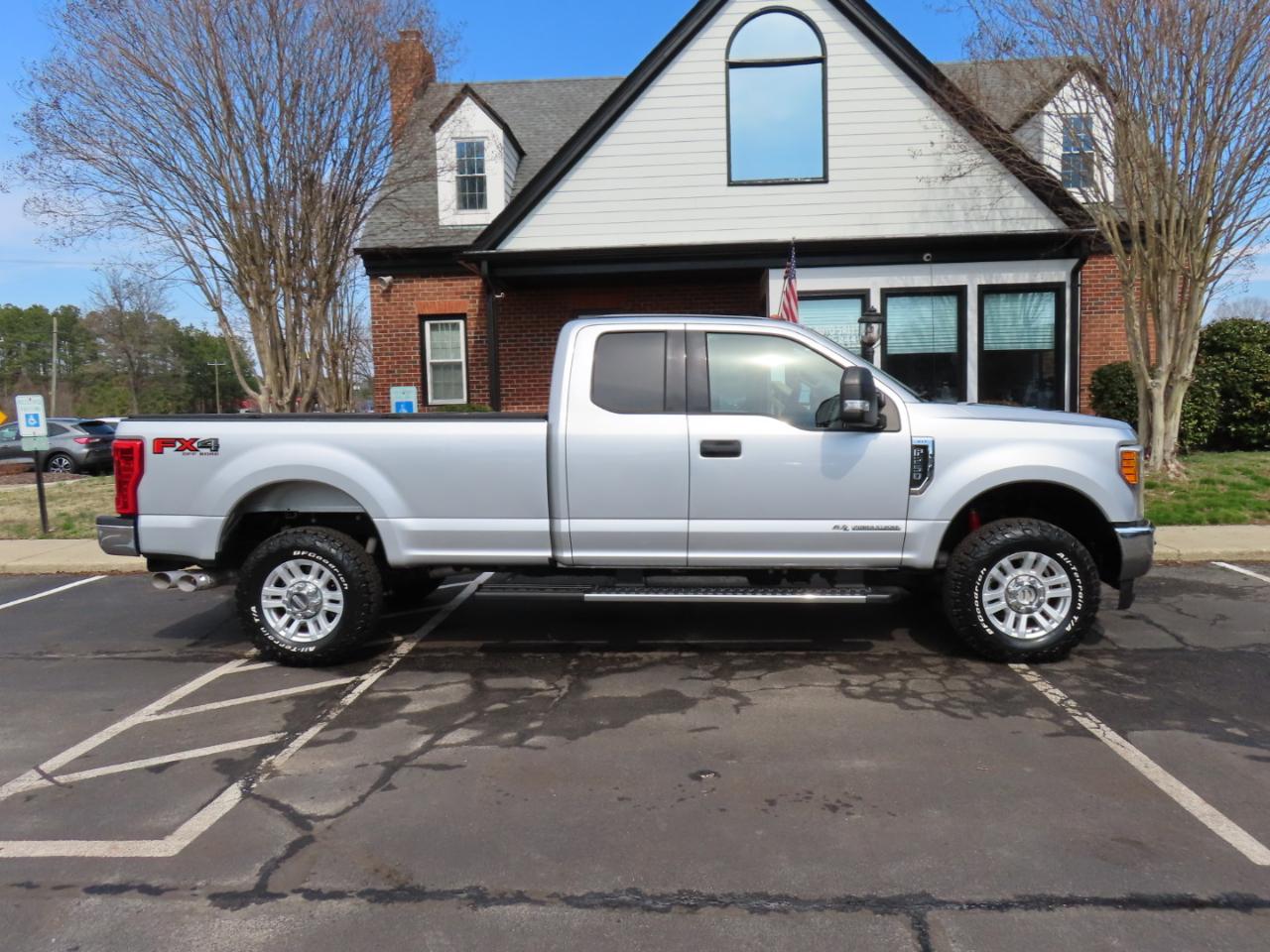 Ford F-250 SD XLT SuperCab Long Bed 4WD 2017
