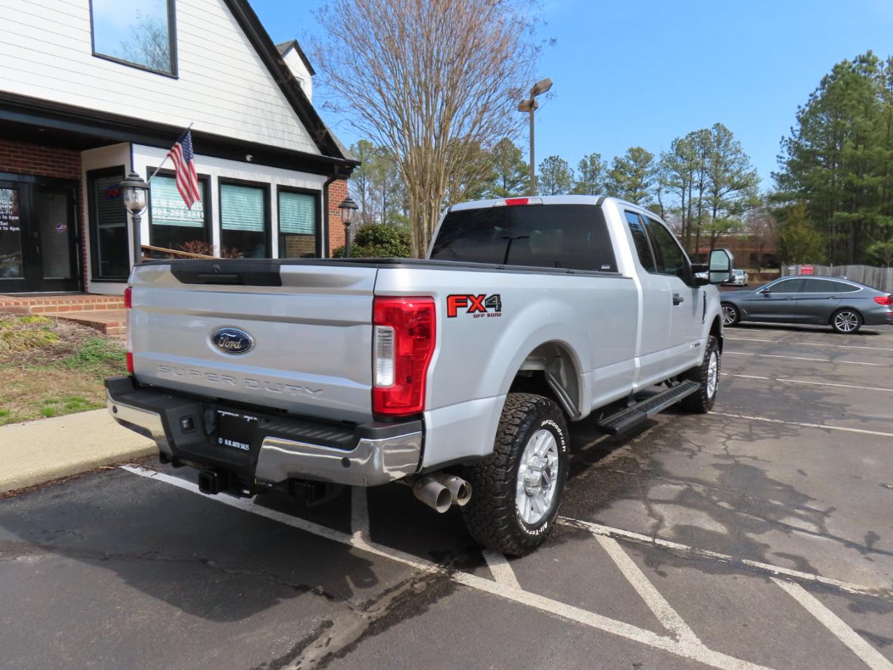 Ford F-250 SD XLT SuperCab Long Bed 4WD 2017
