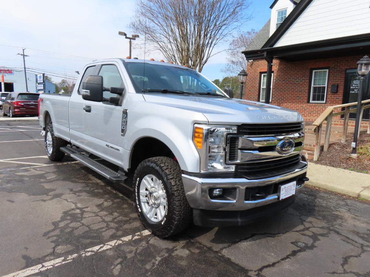 Ford F-250 SD XLT SuperCab Long Bed 4WD 2017