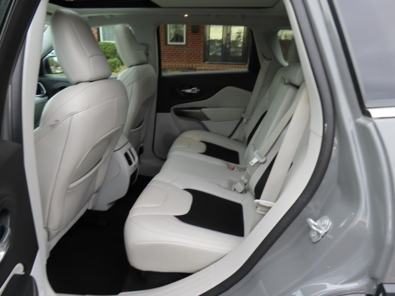 Jeep Cherokee Latitude Plus FWD 2020