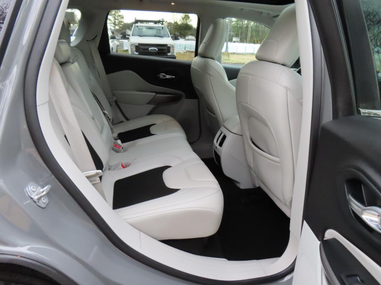 Jeep Cherokee Latitude Plus FWD 2020