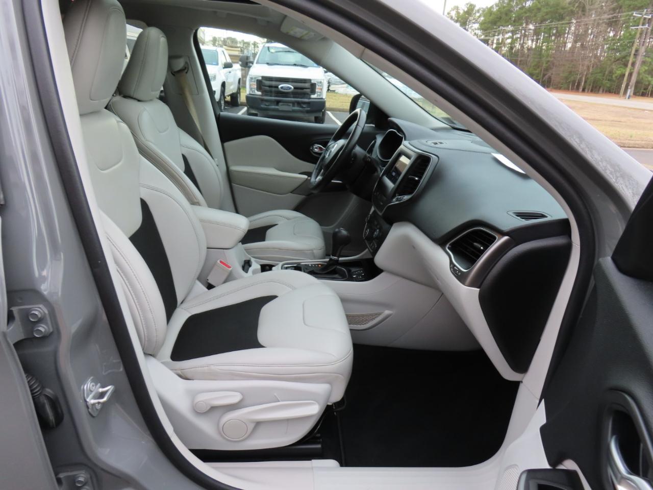 Jeep Cherokee Latitude Plus FWD 2020