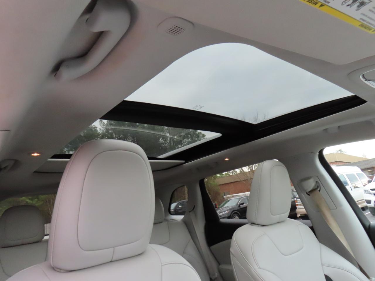 Jeep Cherokee Latitude Plus FWD 2020