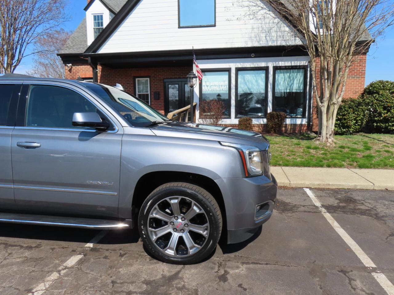 GMC Yukon Denali 4WD 2019