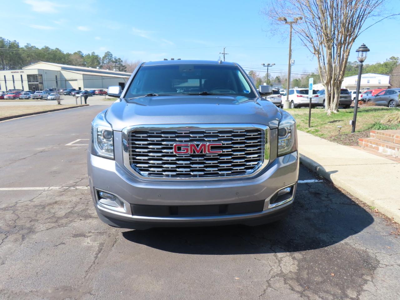 GMC Yukon Denali 4WD 2019