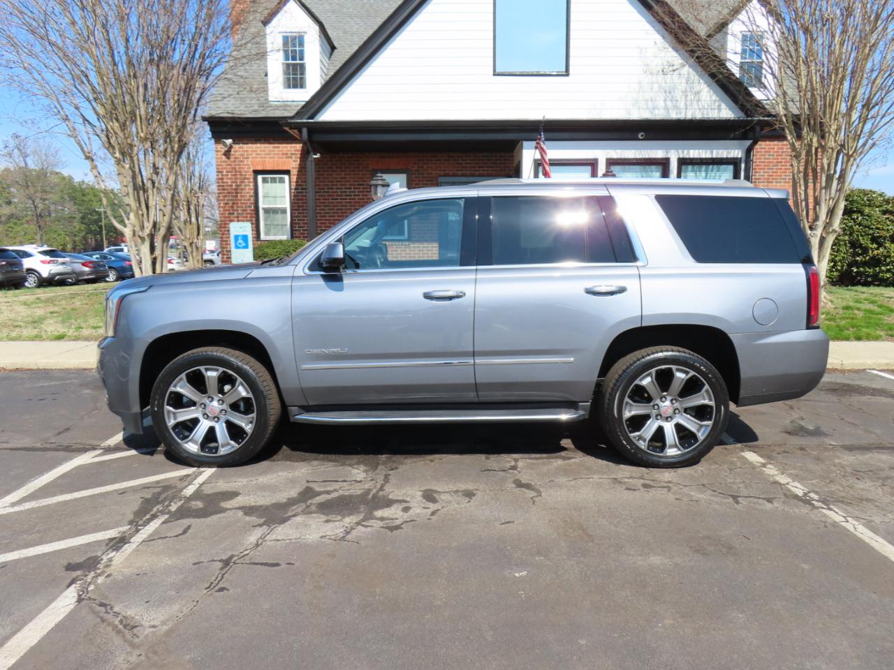 GMC Yukon Denali 4WD 2019