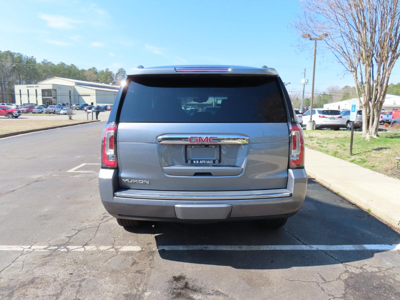 GMC Yukon Denali 4WD 2019