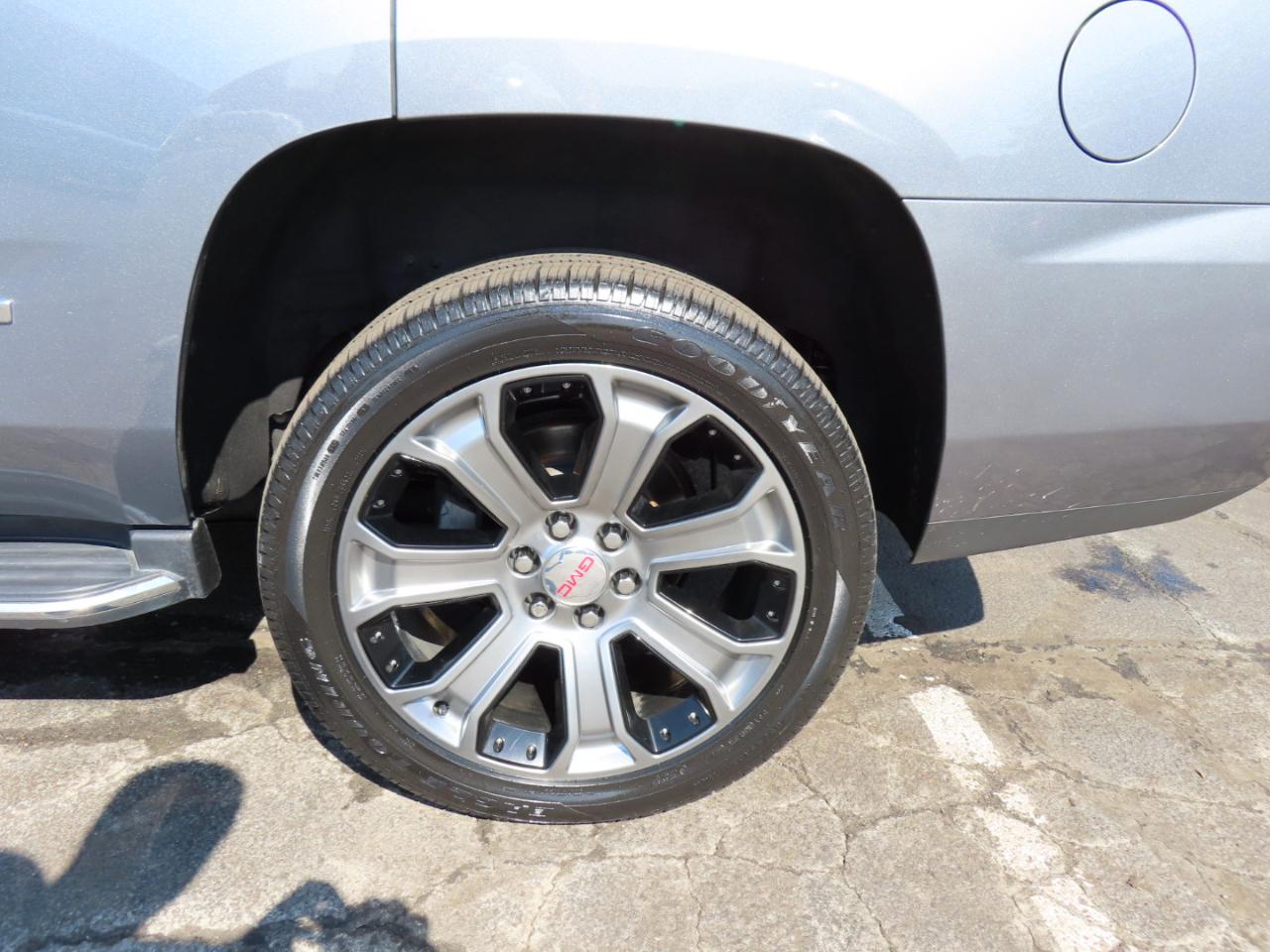 GMC Yukon Denali 4WD 2019