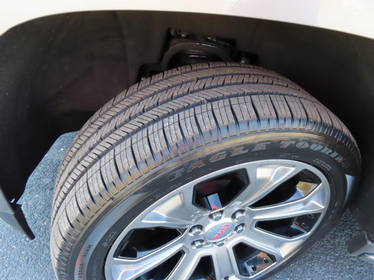 GMC Yukon Denali 4WD 2019