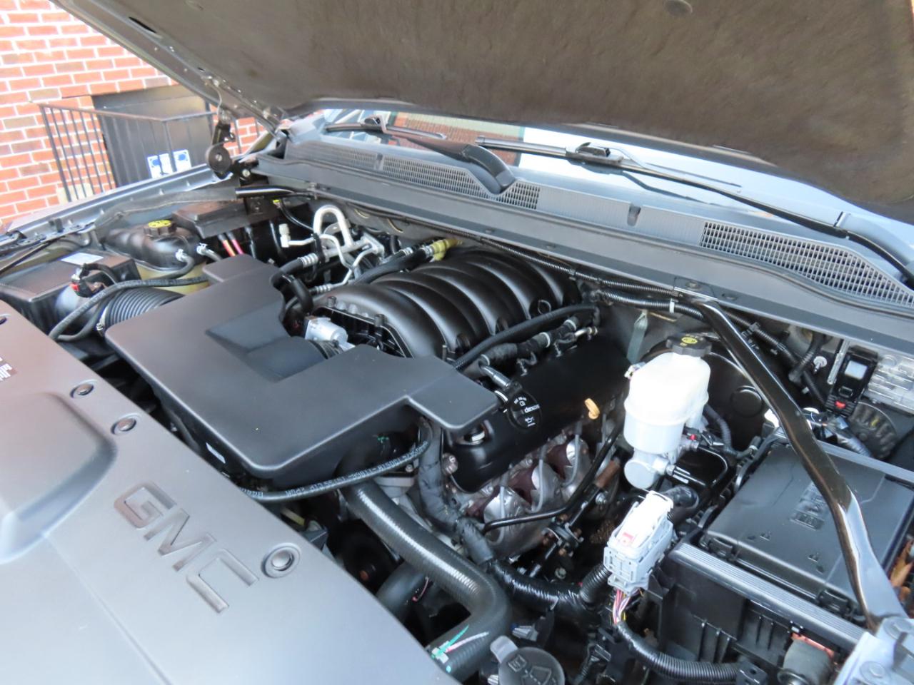 GMC Yukon Denali 4WD 2019