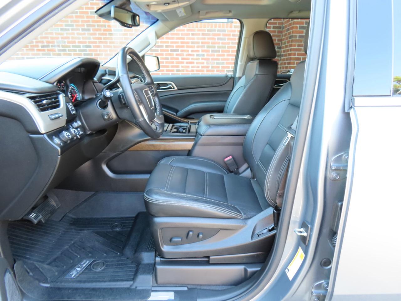 GMC Yukon Denali 4WD 2019