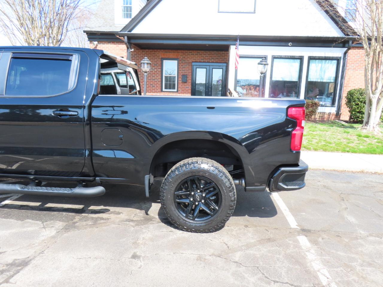 Chevrolet Silverado 1500 LT Trail Boss Crew Cab Long Box 4WD 2021