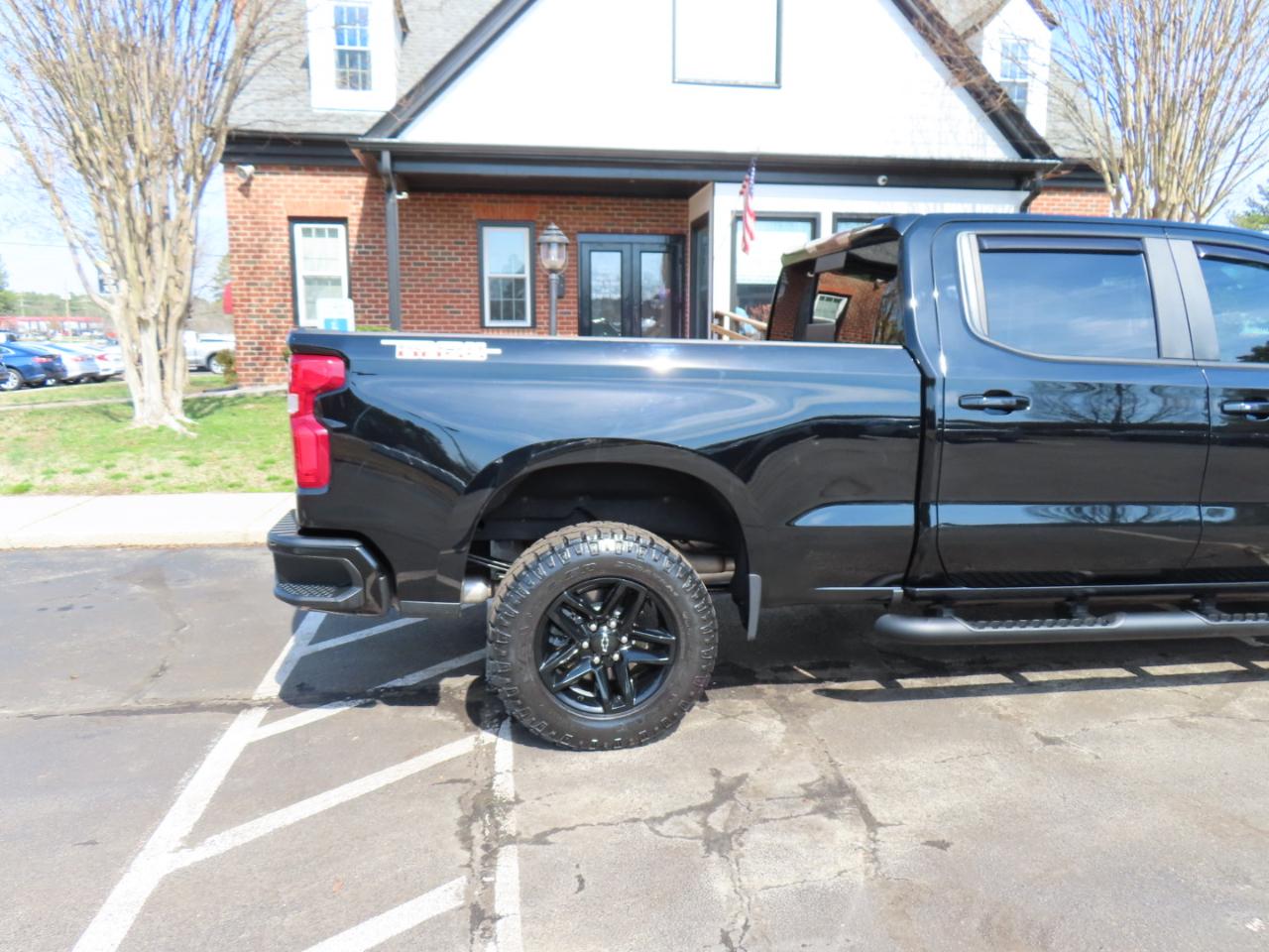 Chevrolet Silverado 1500 LT Trail Boss Crew Cab Long Box 4WD 2021