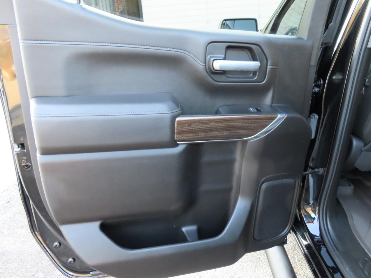 Chevrolet Silverado 1500 LT Trail Boss Crew Cab Long Box 4WD 2021