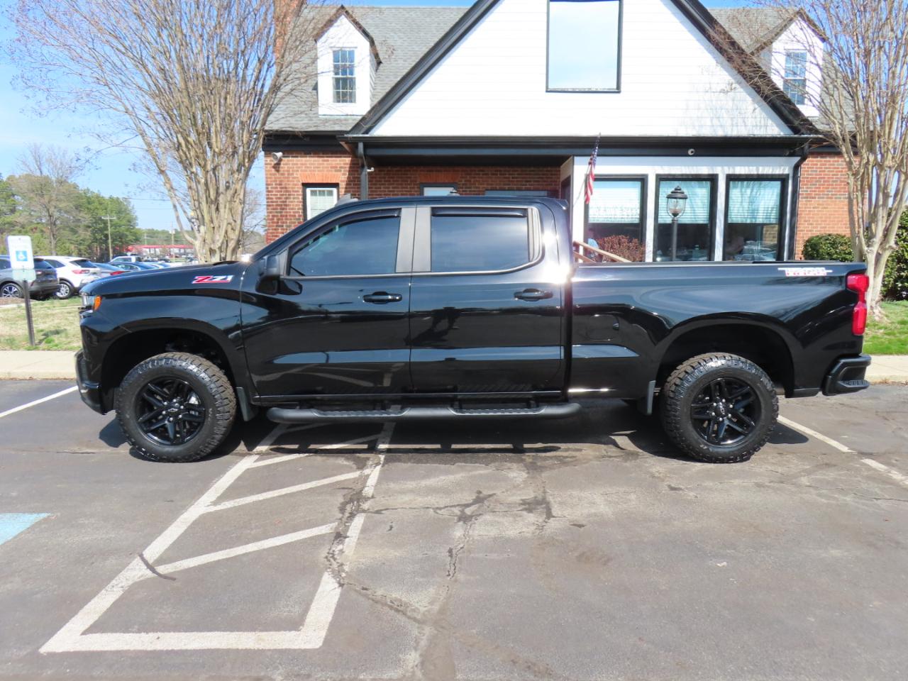 Chevrolet Silverado 1500 LT Trail Boss Crew Cab Long Box 4WD 2021