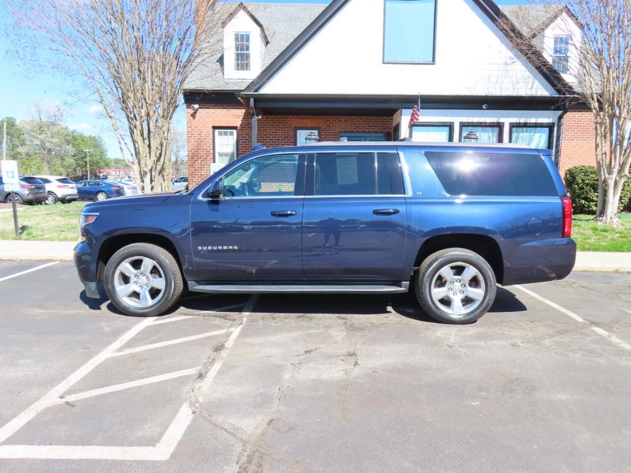 Chevrolet Suburban LT 4WD 2019