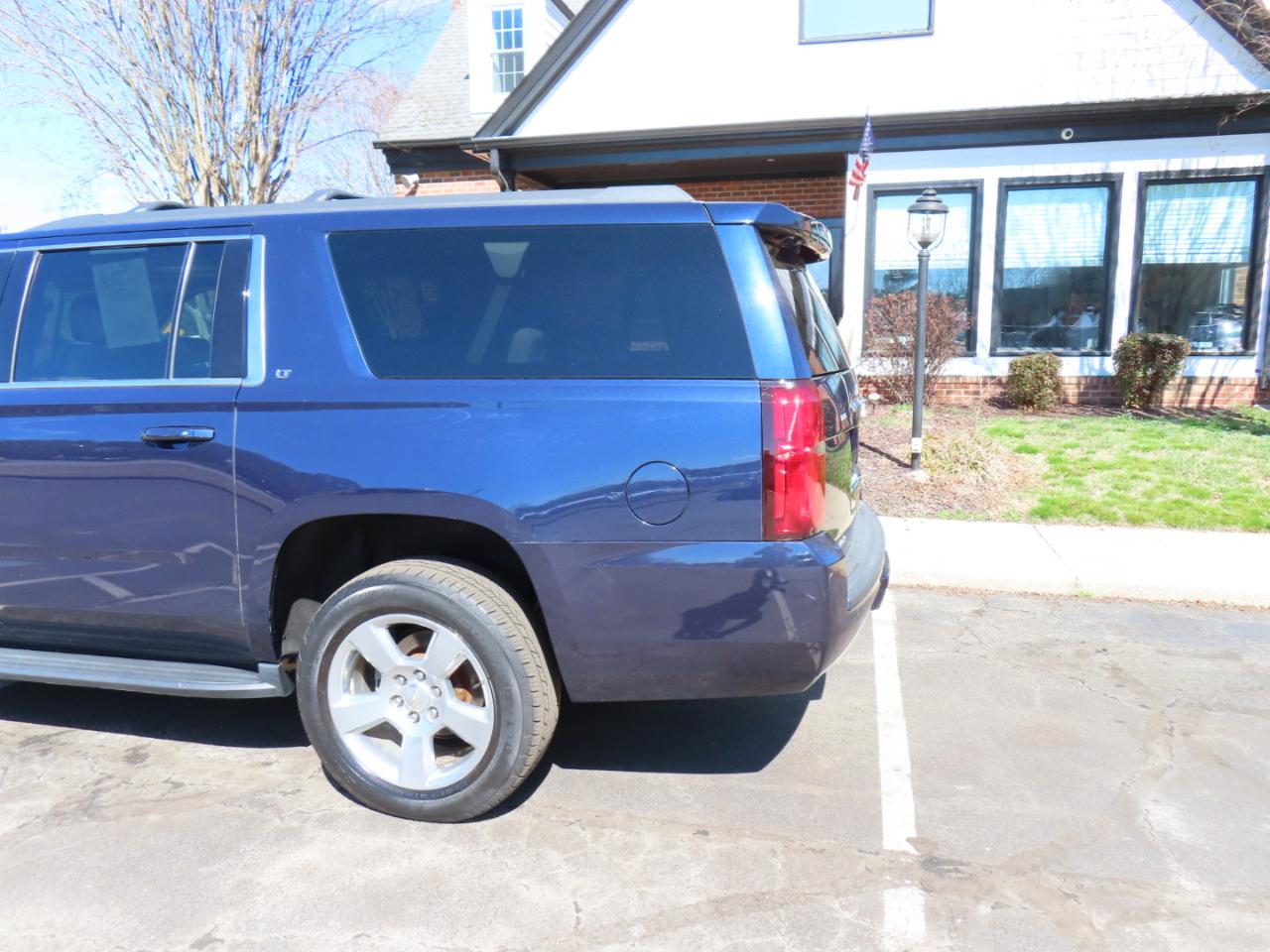 Chevrolet Suburban LT 4WD 2019