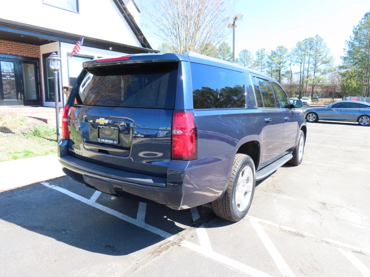 Chevrolet Suburban LT 4WD 2019