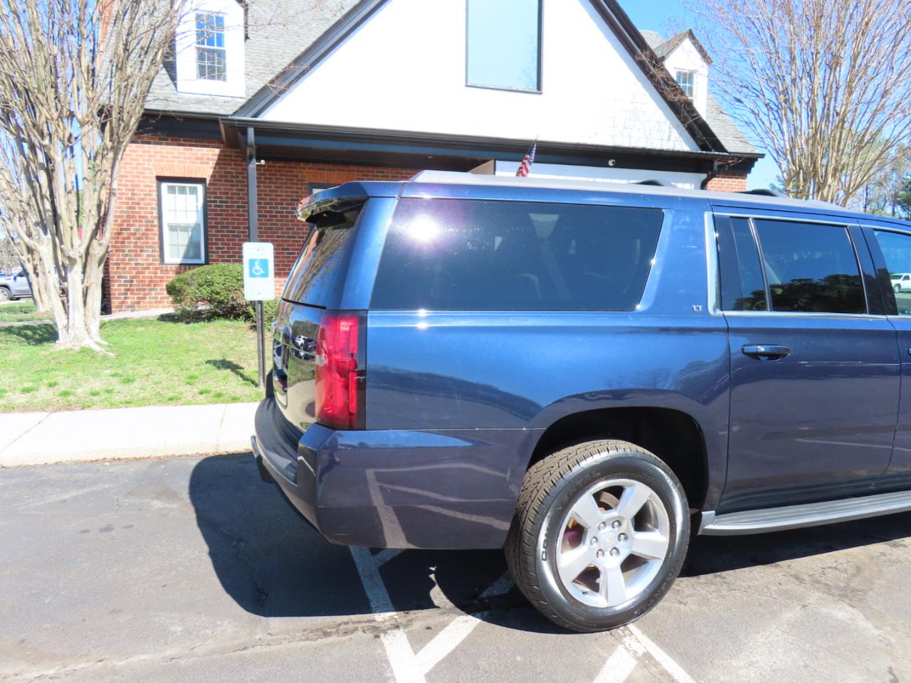 Chevrolet Suburban LT 4WD 2019