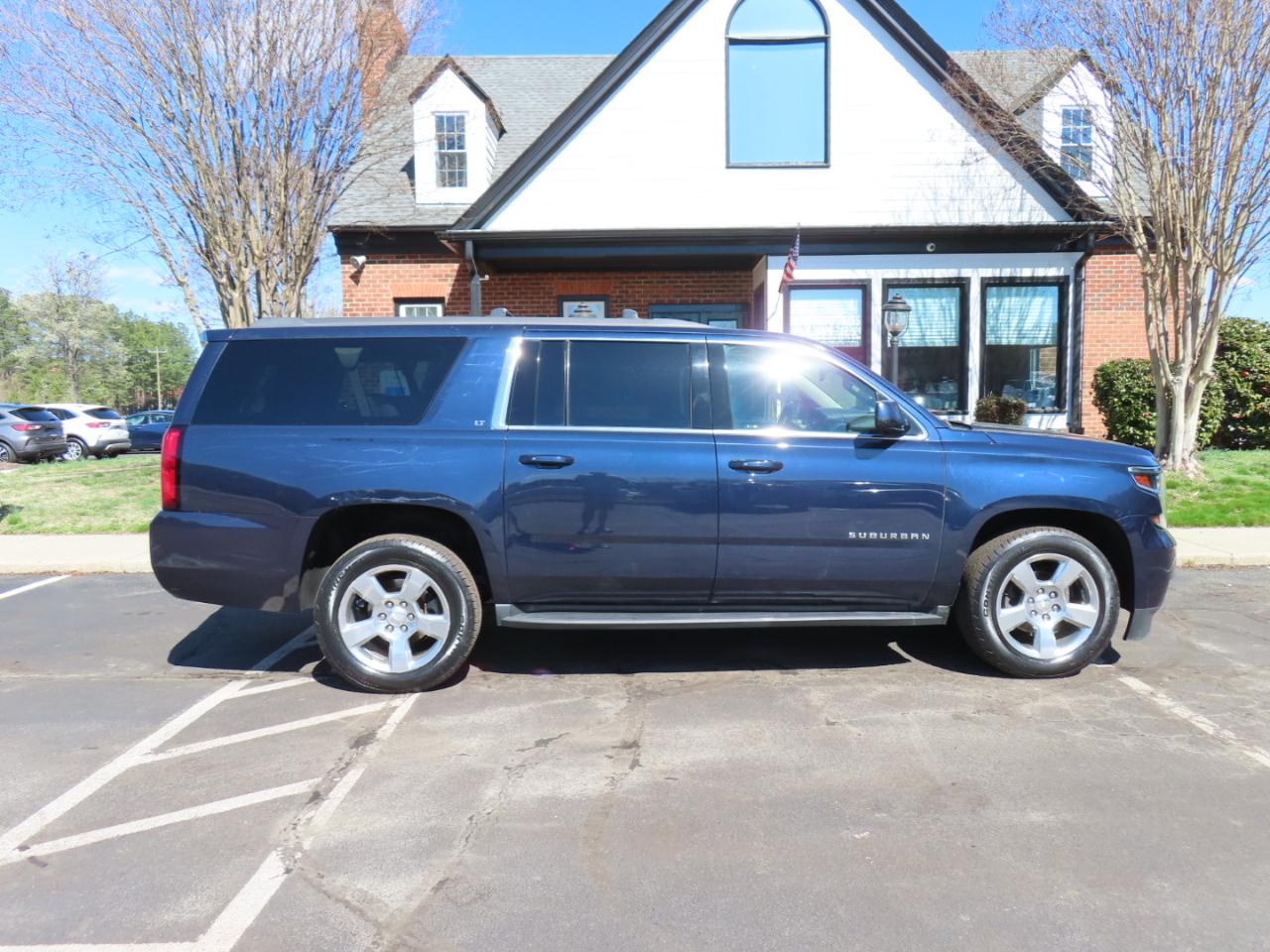 Chevrolet Suburban LT 4WD 2019