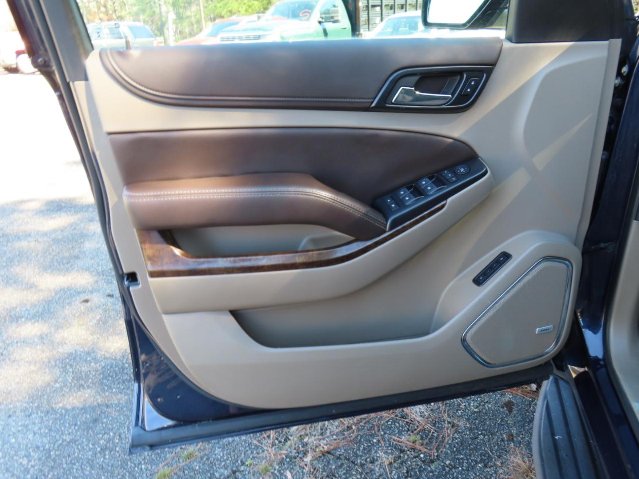 Chevrolet Suburban LT 4WD 2019