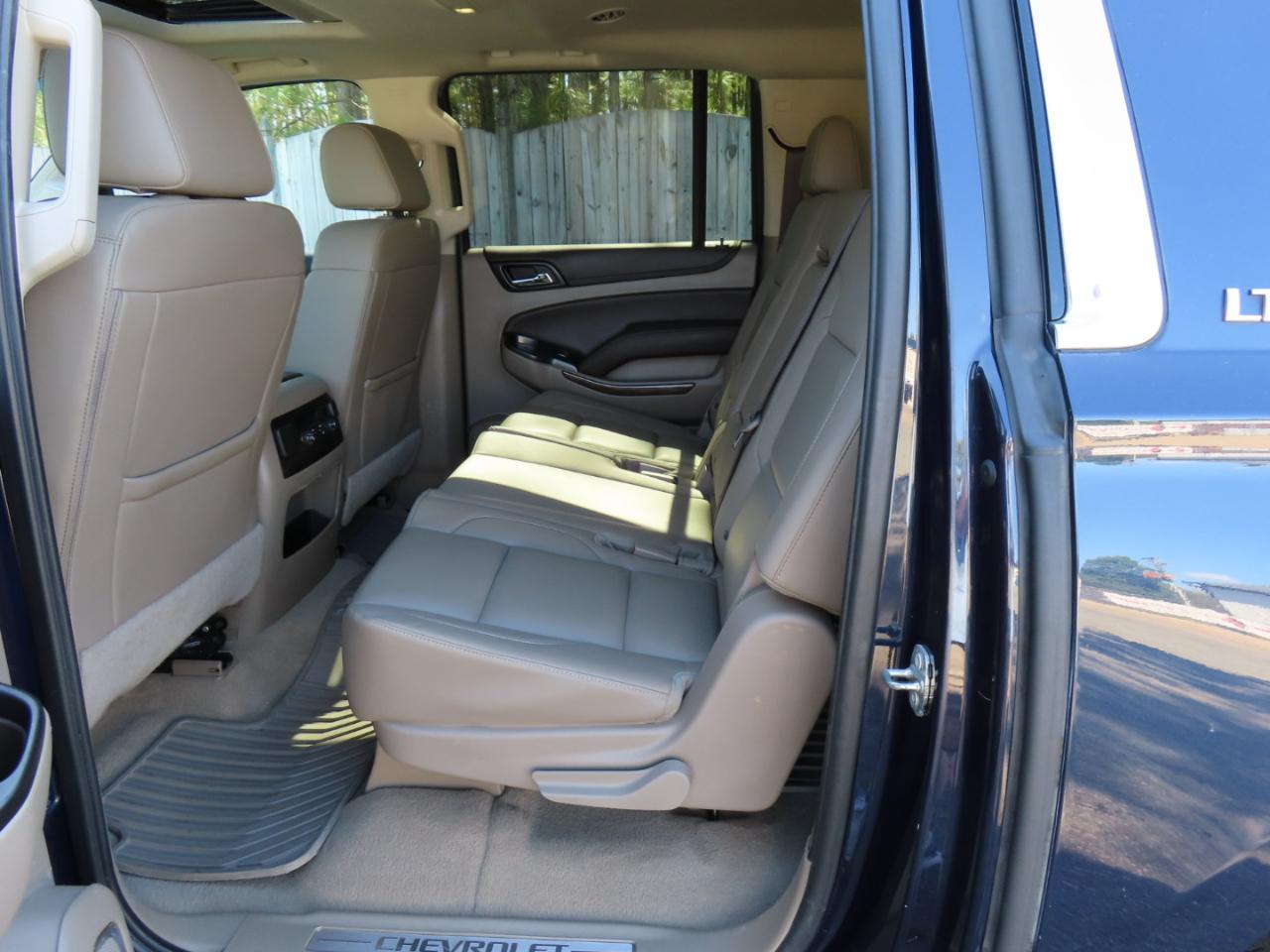 Chevrolet Suburban LT 4WD 2019