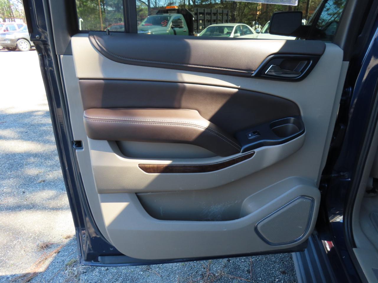 Chevrolet Suburban LT 4WD 2019