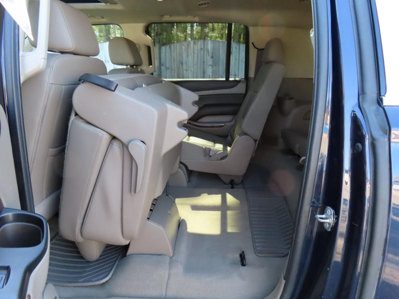 Chevrolet Suburban LT 4WD 2019