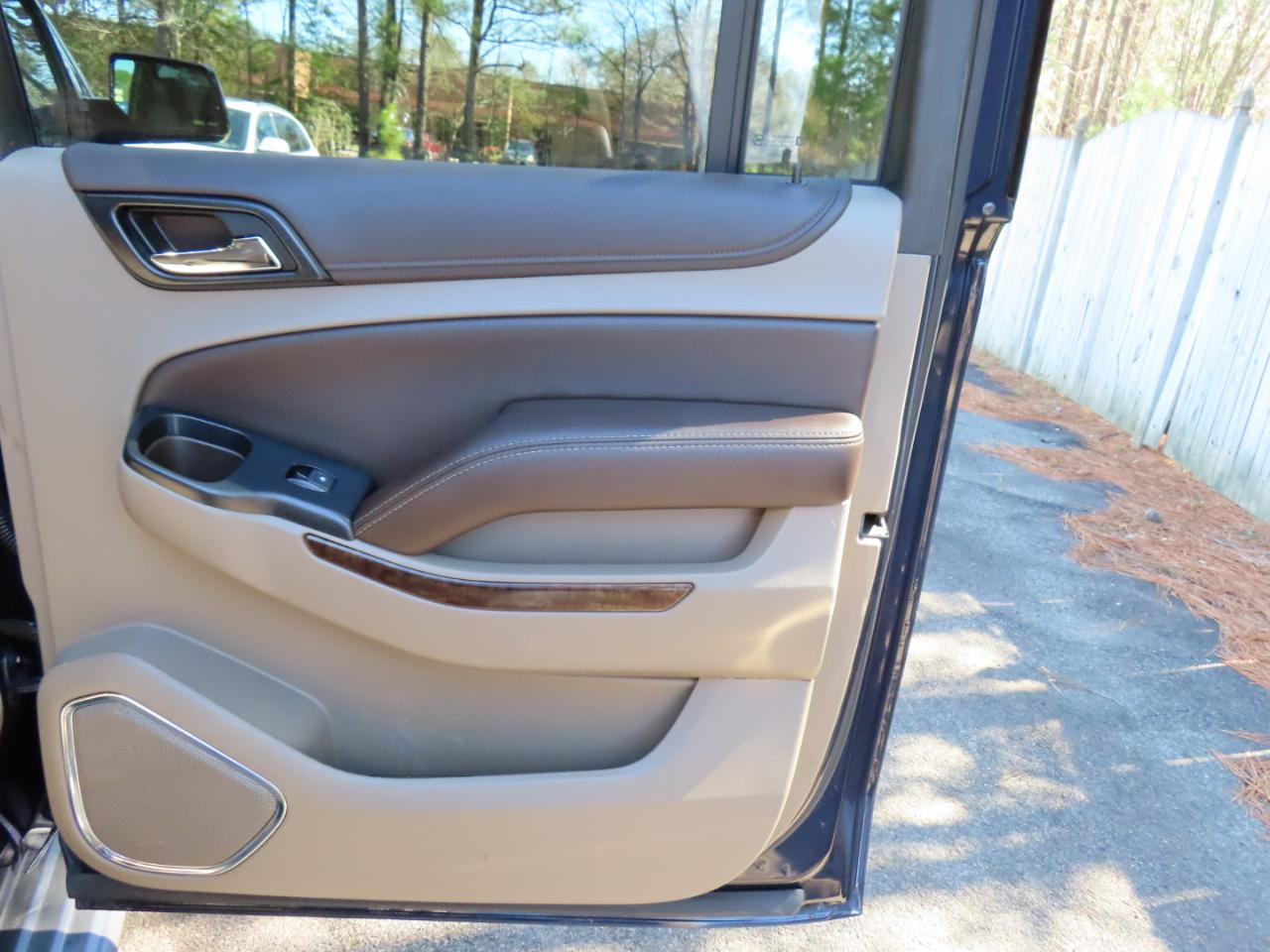 Chevrolet Suburban LT 4WD 2019