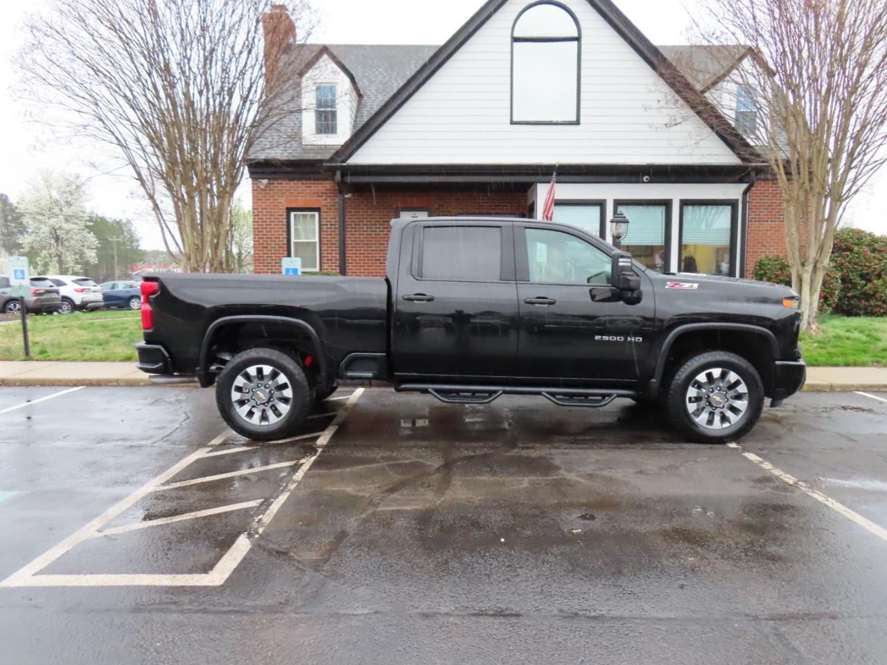 Chevrolet Silverado 2500HD Custom Crew Cab Short Box 4WD 2024