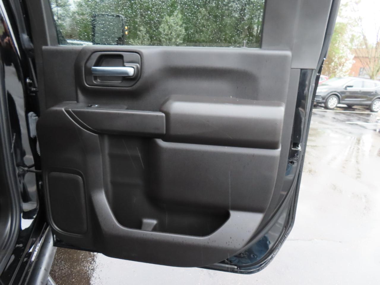 Chevrolet Silverado 2500HD Custom Crew Cab Short Box 4WD 2024