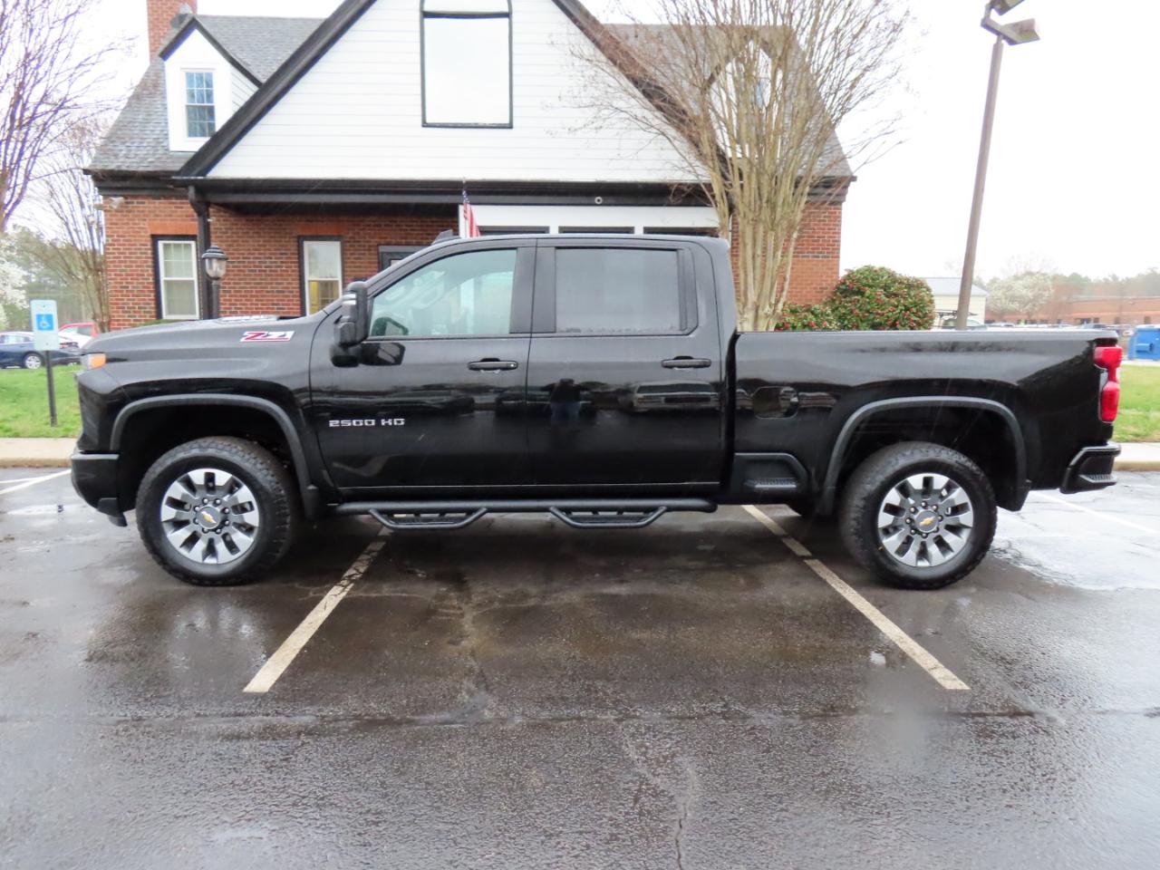 Chevrolet Silverado 2500HD Custom Crew Cab Short Box 4WD 2024