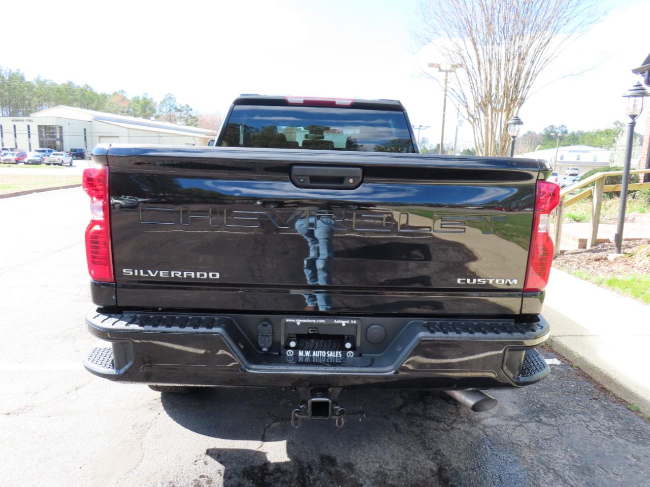 Chevrolet Silverado 2500HD Custom Crew Cab Short Box 4WD 2024