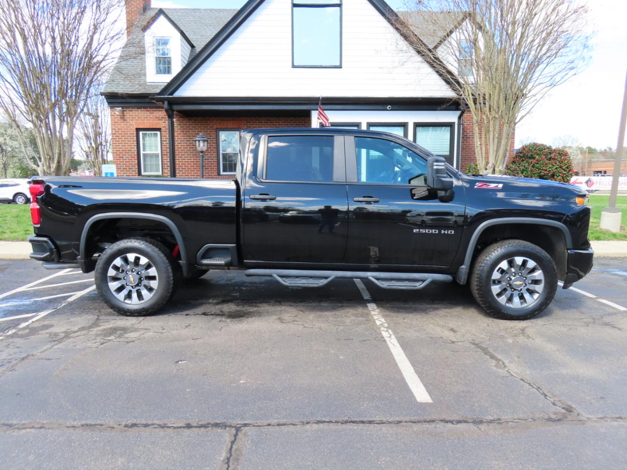 Chevrolet Silverado 2500HD Custom Crew Cab Short Box 4WD 2024