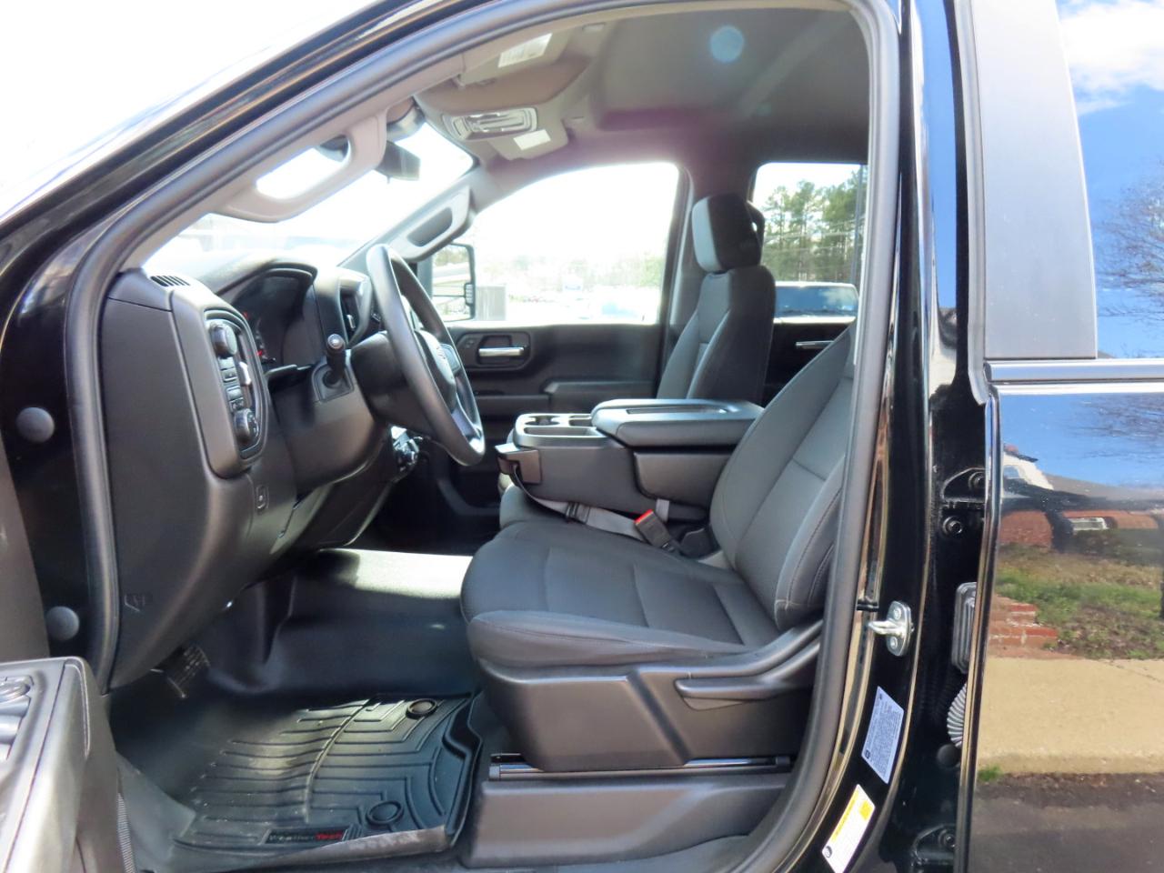 Chevrolet Silverado 2500HD Custom Crew Cab Short Box 4WD 2024